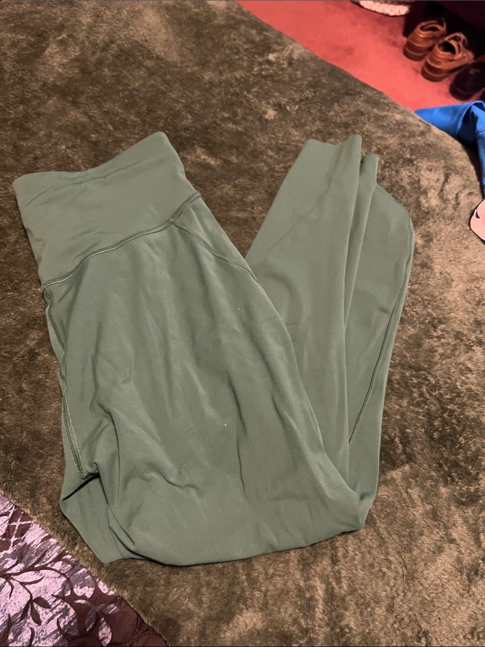 Lululemon green base pace 23”